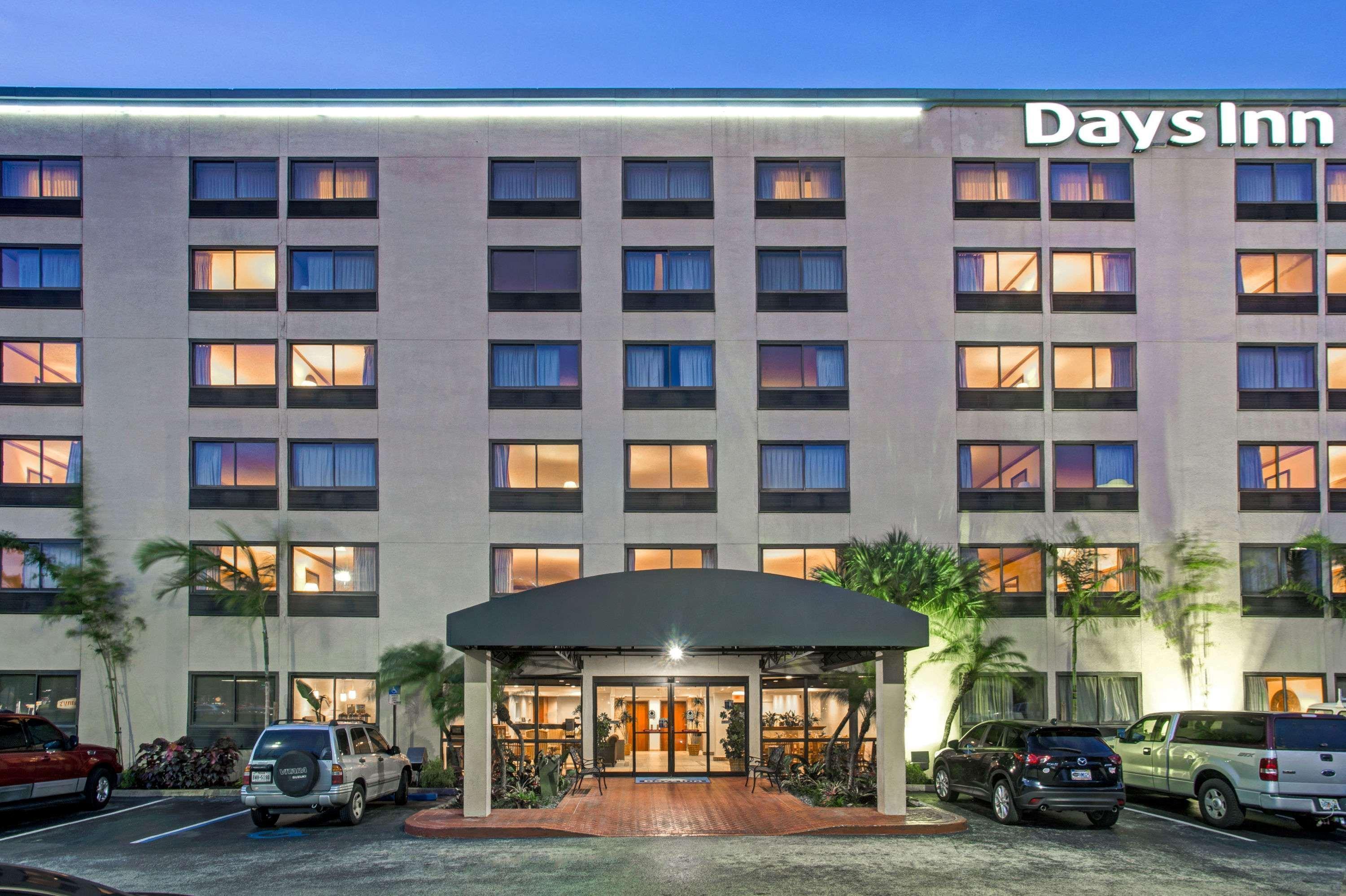 Best Western Plus Ft Lauderdale Hollywood Airport Hotel Exterior photo